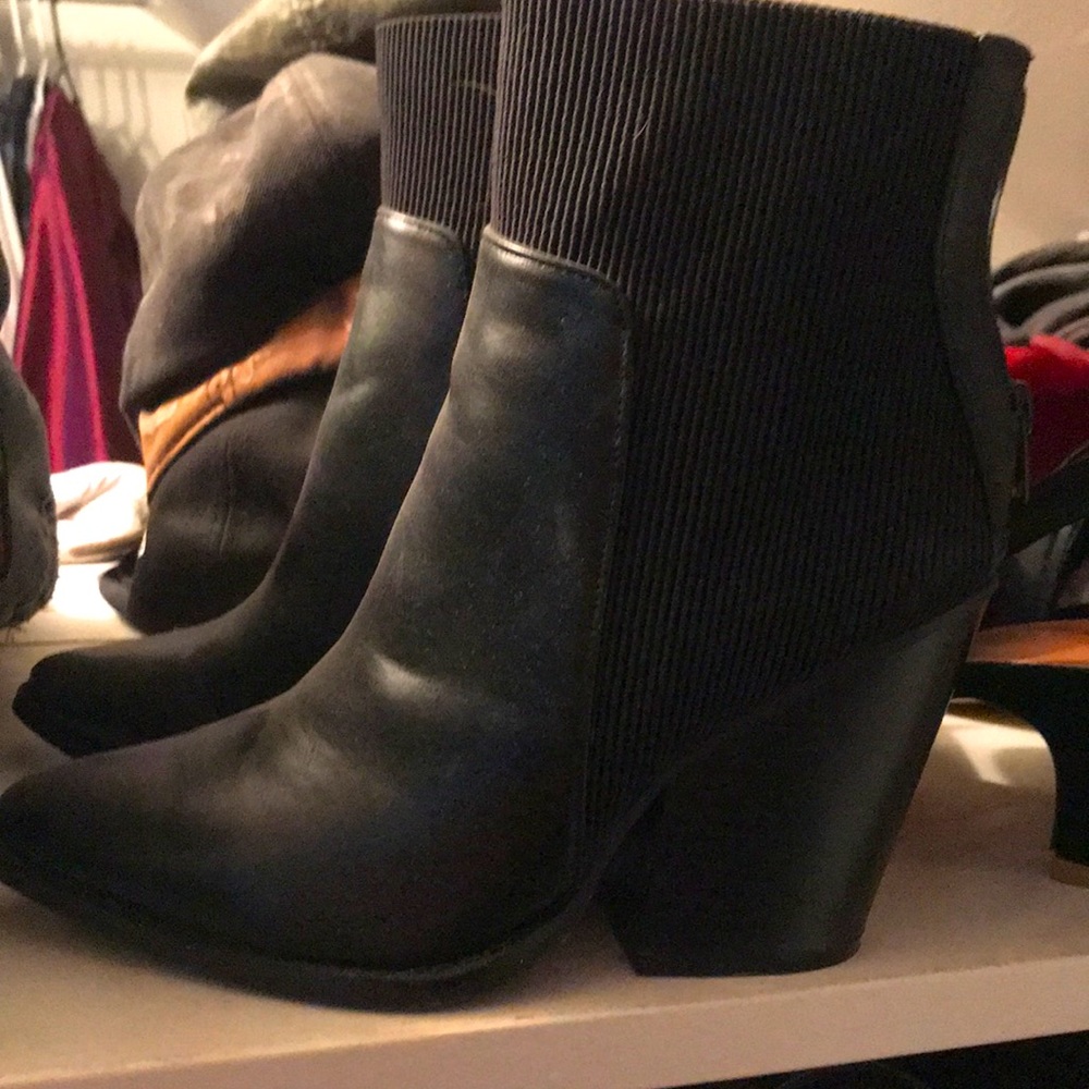 Black wedge boots